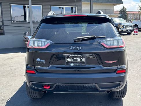 Used 2019 Jeep Cherokee Trailhawk w/ Cold Weather Group AWD/4WD image 9
