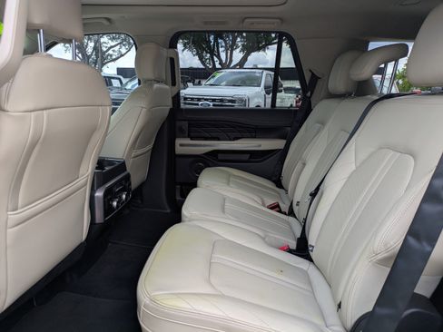 Certified 2019 Ford Expedition Platinum RWD image 15