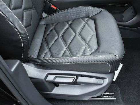 New 2026 Volkswagen Atlas Cross Sport SE image 43