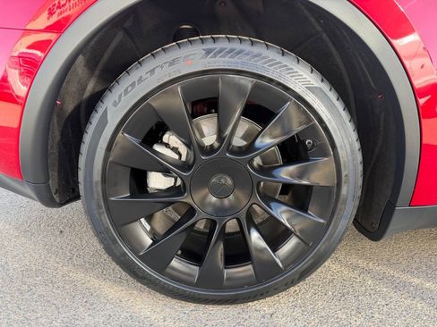 Used 2023 Tesla Model Y Long Range AWD/4WD image 11