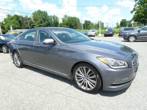 Used 2015 Hyundai Genesis 5.0 RWD image 5