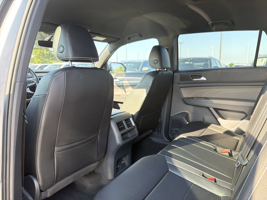 Used 2023 Volkswagen Atlas Cross Sport SE FWD image 12