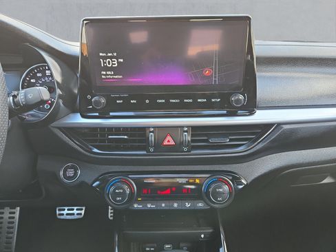 Used 2023 Kia Forte GT-Line w/ GT-Line Premium Package image 17