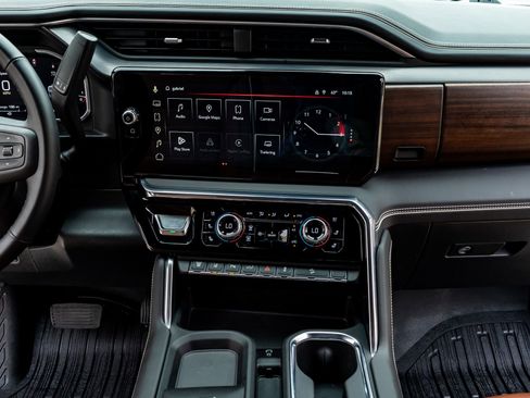 Used 2026 GMC Sierra 2500 Denali Ultimate image 24