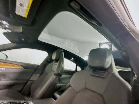 Used 2023 Audi e-tron GT Premium Plus image 26