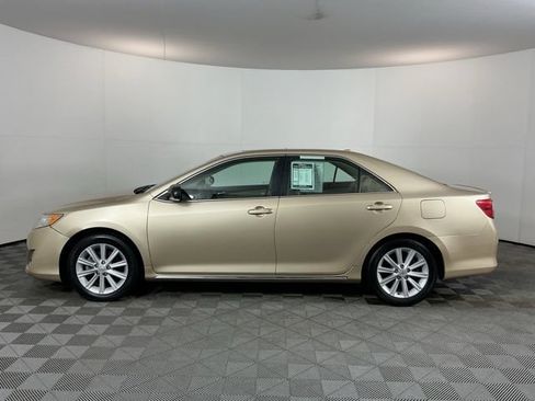 Used 2012 Toyota Camry XLE w/ Leather Pkg FWD image 8