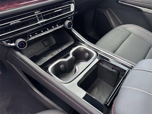 Used 2025 Chevrolet Traverse Z71 w/ Driver Confidence Package image 25