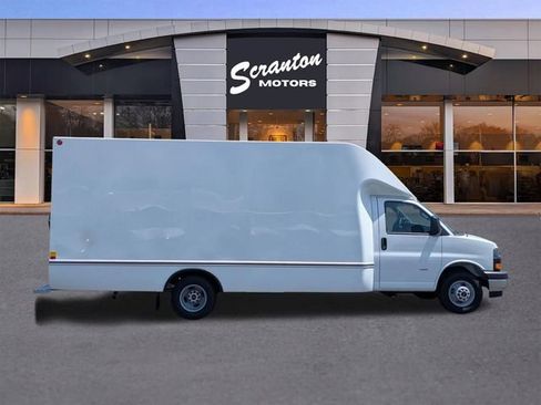 New 2026 GMC Savana 3500 Extended w/ Power Convenience Package RWD image 6