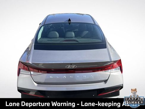 Used 2024 Hyundai Elantra Limited FWD image 11