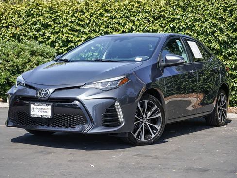 Used 2017 Toyota Corolla SE w/ SE Premium Package FWD image 1