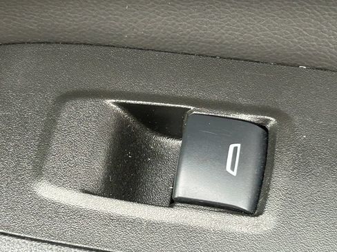 Used 2024 Chevrolet Equinox LT AWD/4WD image 35
