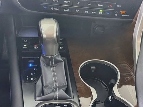 Used 2019 Lexus RX 450h AWD image 23