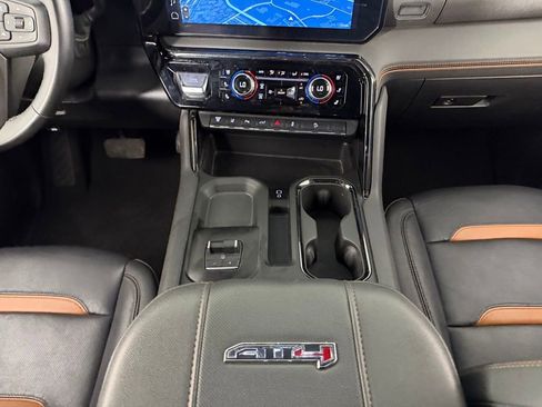 Used 2025 GMC Sierra 2500 AT4 AWD/4WD image 16