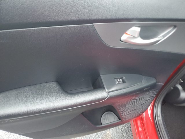 Used 2019 Kia Forte LXS FWD image 14