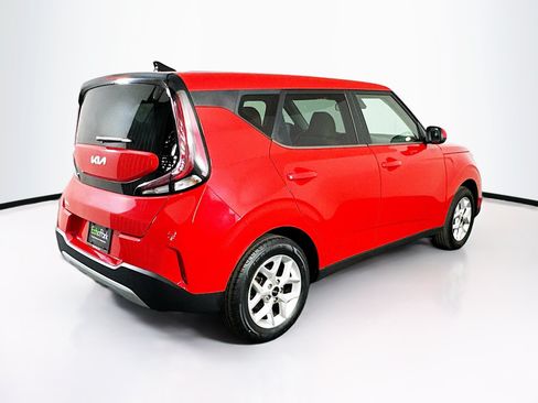 Used 2025 Kia Soul LX w/ LX Technology Package FWD image 9