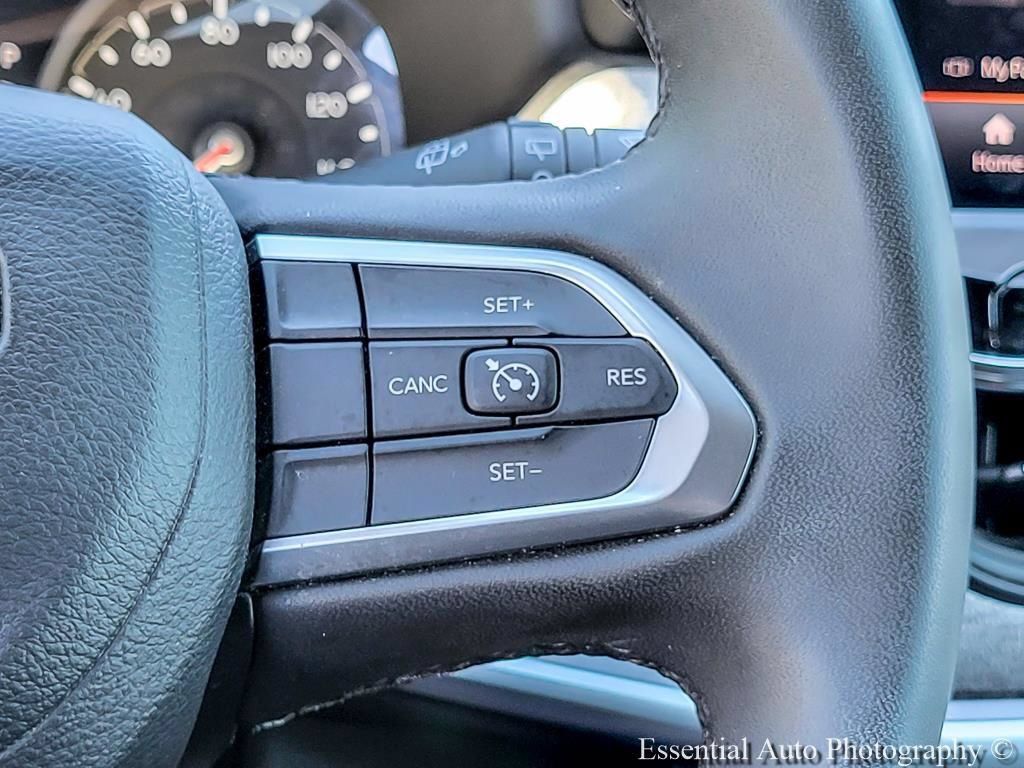 Used 2024 Jeep Compass Latitude w/ Altitude Special Edition AWD/4WD image 15