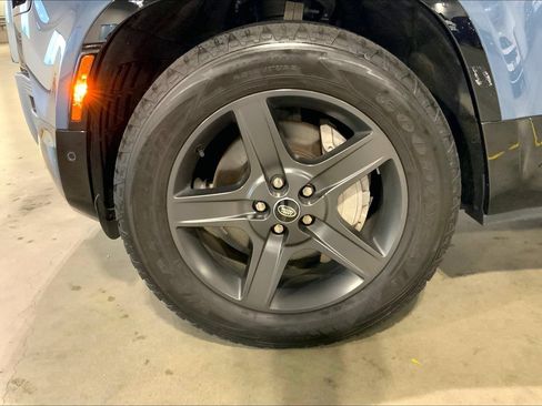 Used 2023 Land Rover Defender 110 X-Dynamic SE AWD/4WD image 10