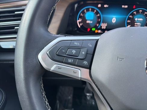 Used 2025 Volkswagen Atlas SE image 15