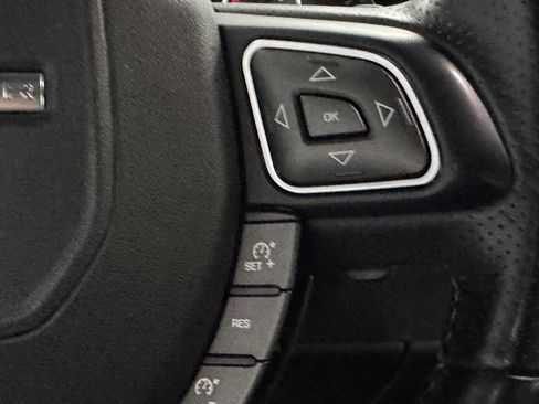 Used 2018 Land Rover Range Rover Evoque SE Dynamic image 40