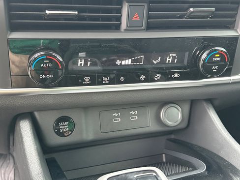 New 2026 Nissan Rogue SV image 31