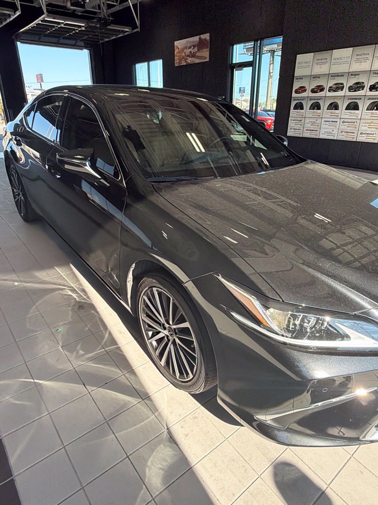 Used 2025 Lexus ES 350 w/ Premium Package FWD image 3