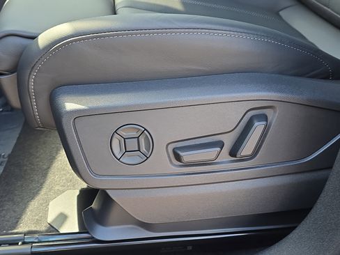 New 2025 Audi Q5 Premium Plus image 21