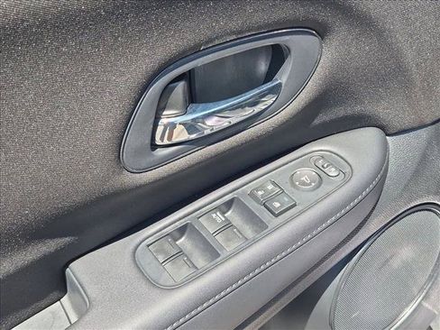 Used 2016 Honda HR-V LX image 12