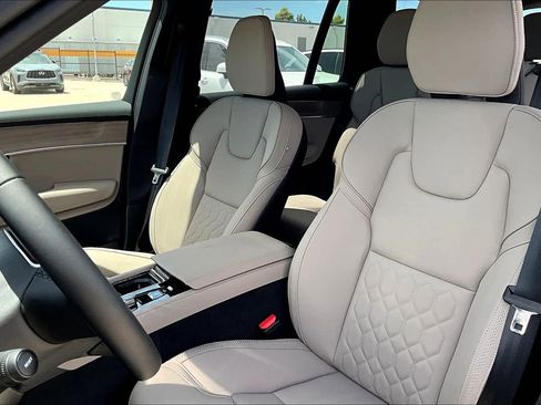 New 2026 Volvo XC90 B6 Plus w/ Protection Package Premier image 22