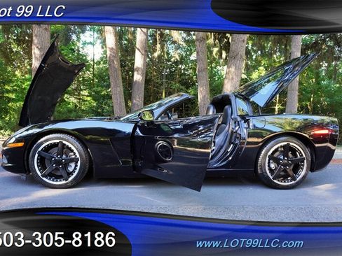 Used 2005 Chevrolet Corvette Coupe w/ Preferred Equipment Group RWD image 25