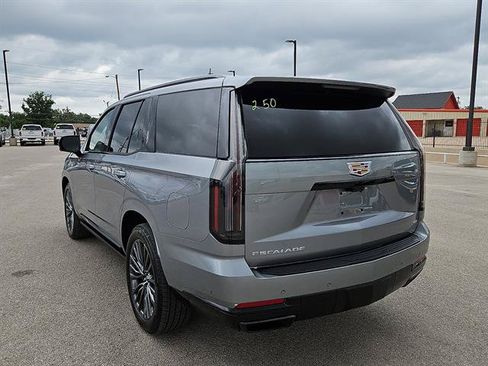 Used 2026 Cadillac Escalade Platinum Sport w/ LPO, Floor Liner Package AWD/4WD image 3