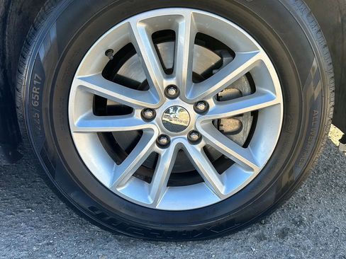 Used 2016 Dodge Grand Caravan SXT image 14