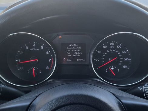 Used 2021 Kia Sedona LX image 14