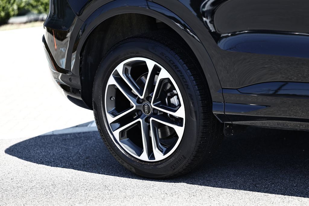 Certified 2025 Audi Q5 Premium w/ Premium Plus AWD/4WD image 6