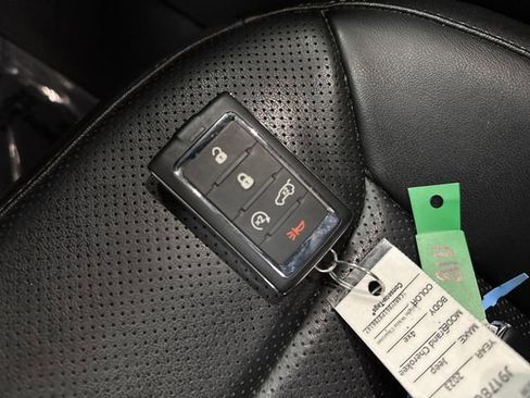 Used 2023 Jeep Grand Cherokee 4WD 4xe w/ Luxury Tech Group II image 32