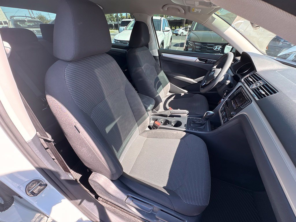 Used 2016 Volkswagen Passat 1.8T S FWD image 30