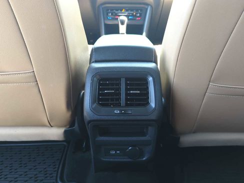 Used 2023 Volkswagen Tiguan SE AWD/4WD image 29