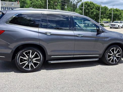 Used 2020 Honda Pilot Touring image 9