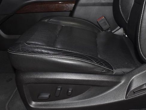 Used 2019 GMC Yukon XL SLT image 7