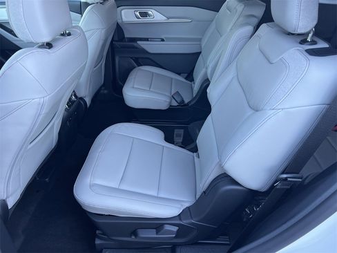 New 2026 Ford Explorer Active w/ Active Comfort Package image 18