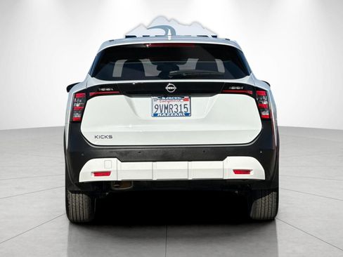 Used 2025 Nissan Kicks SV FWD image 4