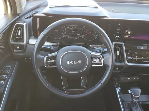 Used 2023 Kia Sorento S image 14