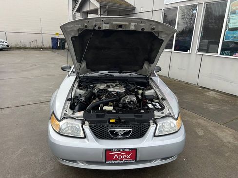 Used 2000 Ford Mustang Convertible image 16