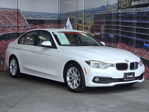 Used 2018 BMW 320i xDrive Sedan image 1
