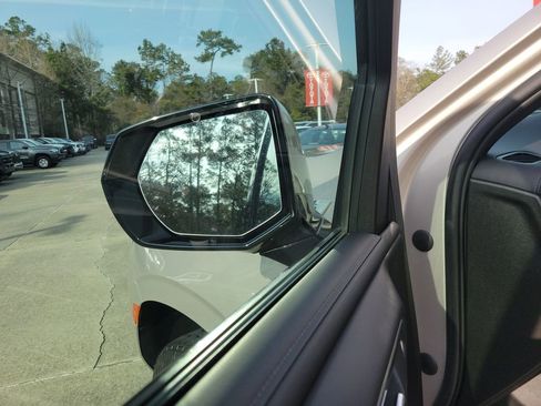 Used 2022 Chevrolet Tahoe Z71 w/ Luxury Package image 12