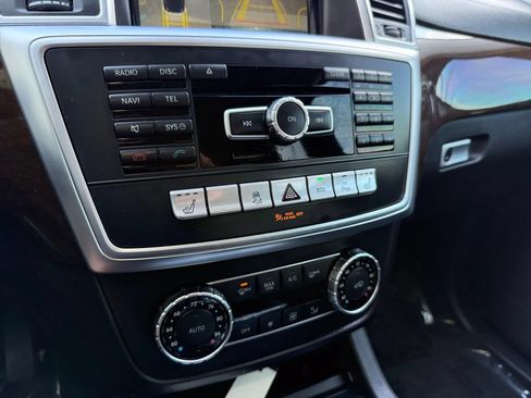 Used 2015 Mercedes-Benz GL 450 4MATIC image 32
