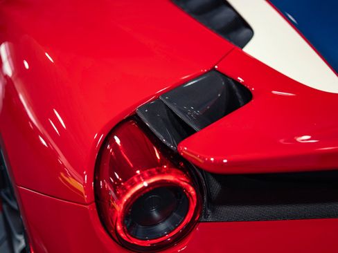Used 2020 Ferrari 488 Pista Spider RWD image 16
