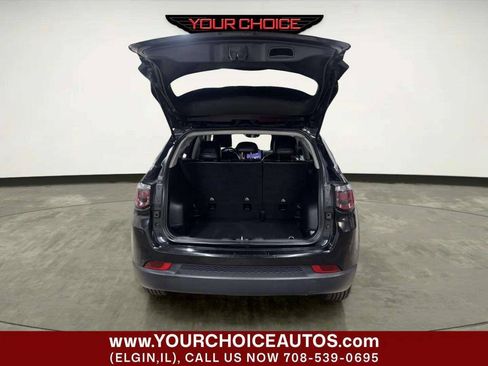Used 2022 Jeep Compass Latitude FWD image 5