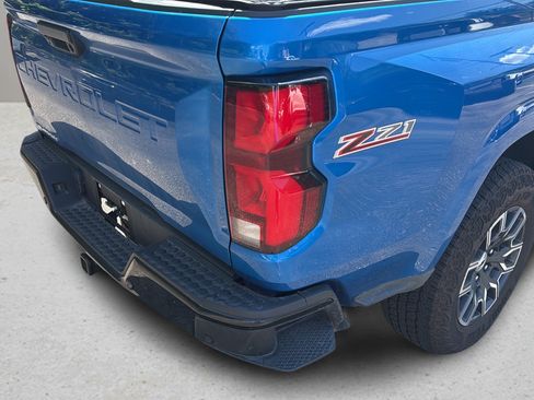 Used 2023 Chevrolet Colorado Z71 w/ Z71 Convenience Package 2 AWD/4WD image 11