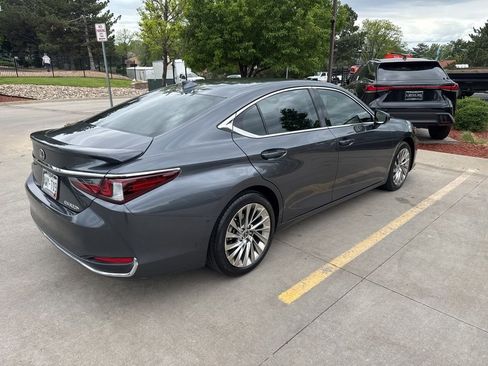 Used 2023 Lexus ES 300h w/ Accessory Package (Z1) FWD image 3