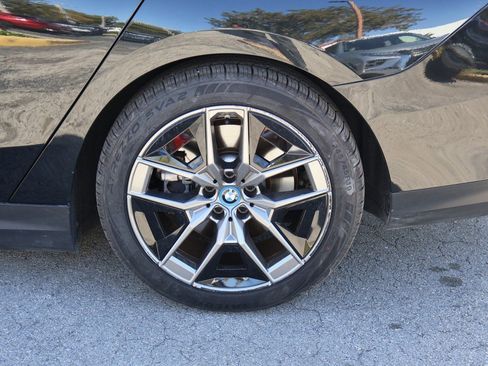 Used 2025 BMW i5 xDrive40 w/ Premium Package image 24